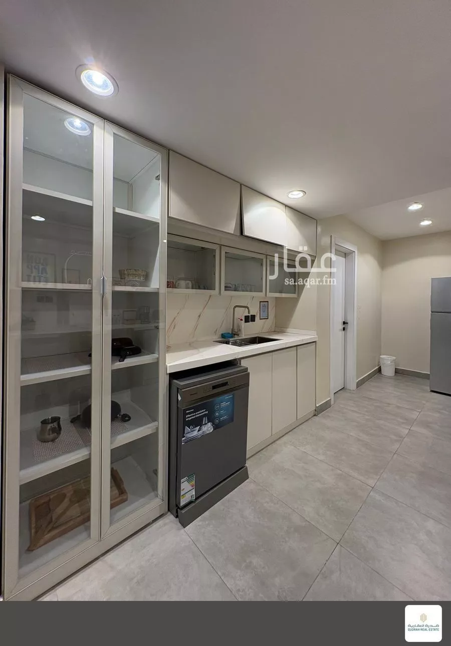 شقة 3 غرف في الملقا 6