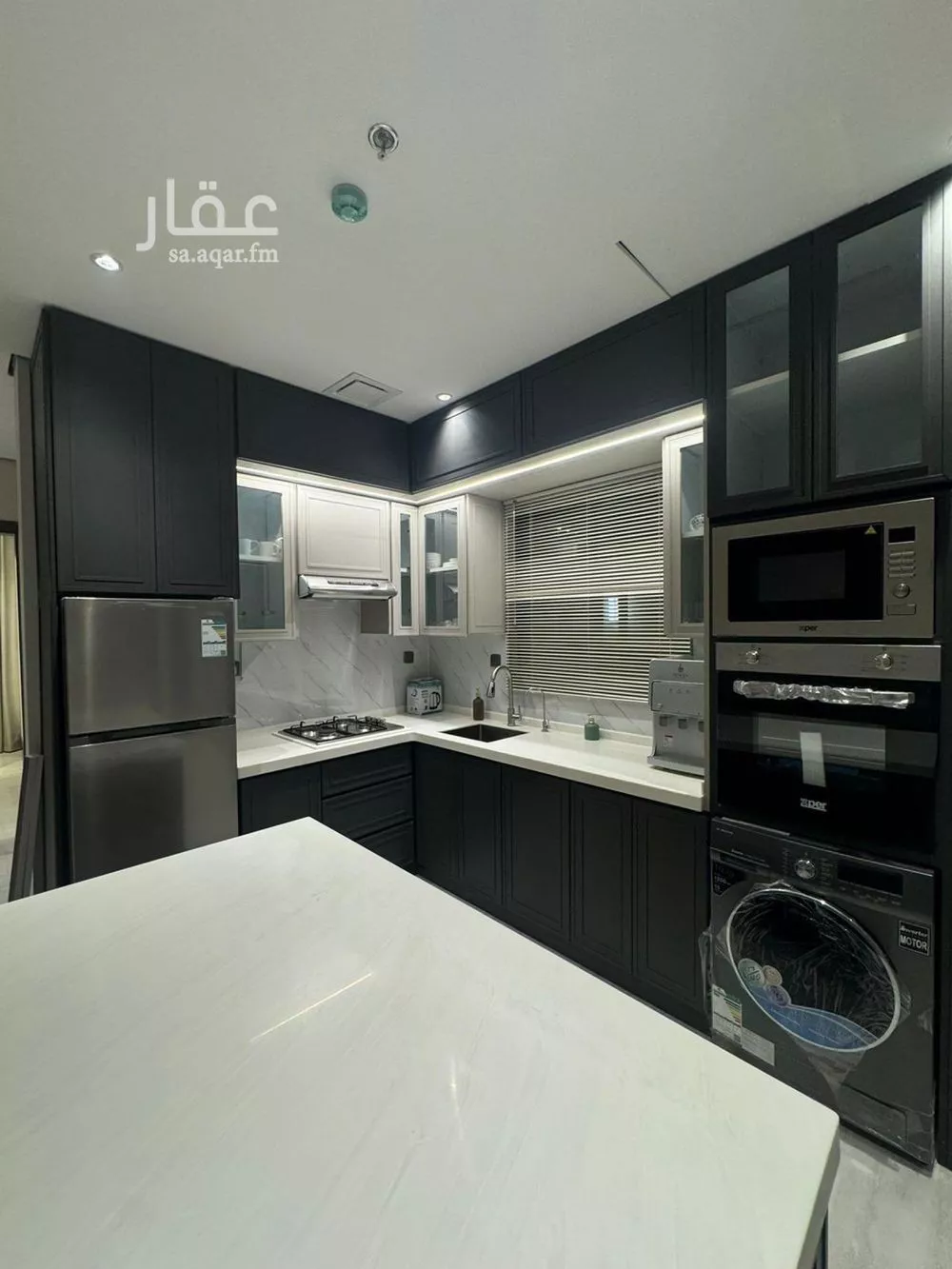 4 bedroom apartment in Al Maizilah 9