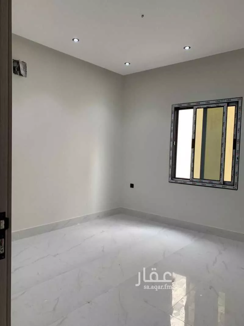 فيلا 9 غرف في الشراع 4