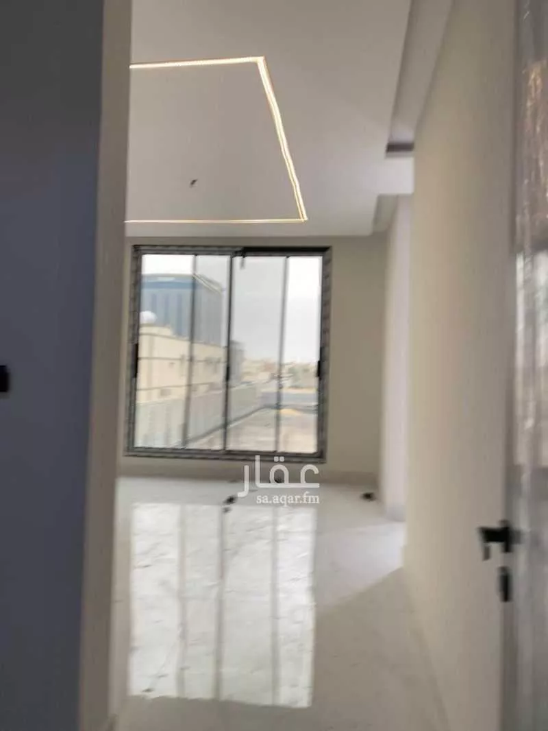 فيلا 9 غرف في الشراع 5