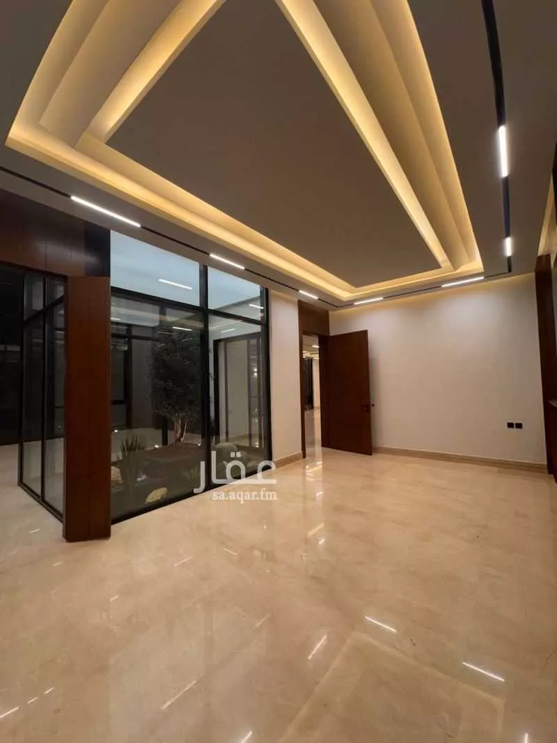 فيلا 7 غرف في الملقا 15