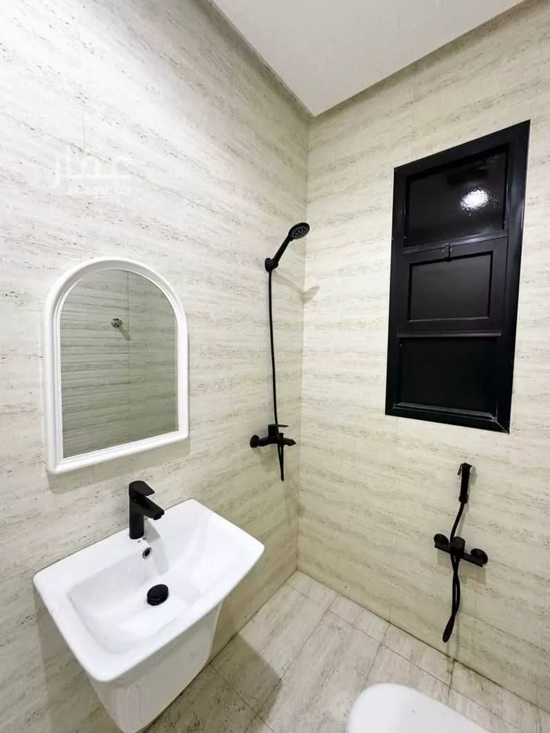 شقة 3 غرف في الرمال 4