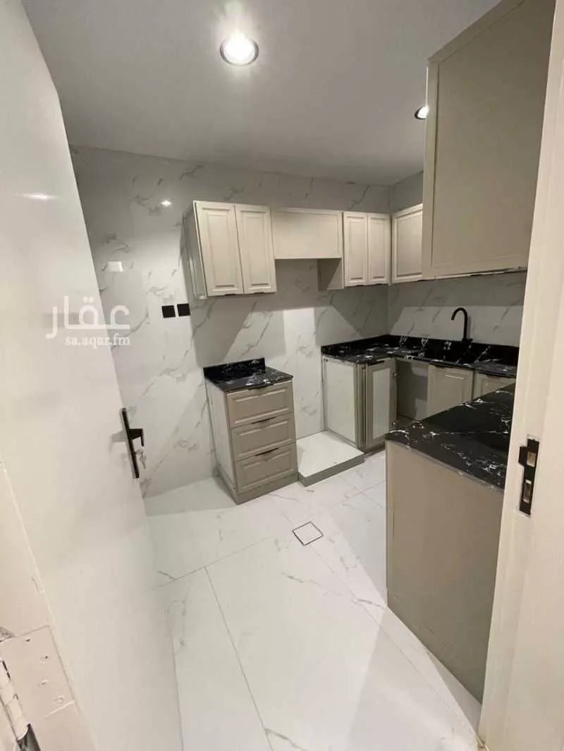 شقة 3 غرف في الروابي 8