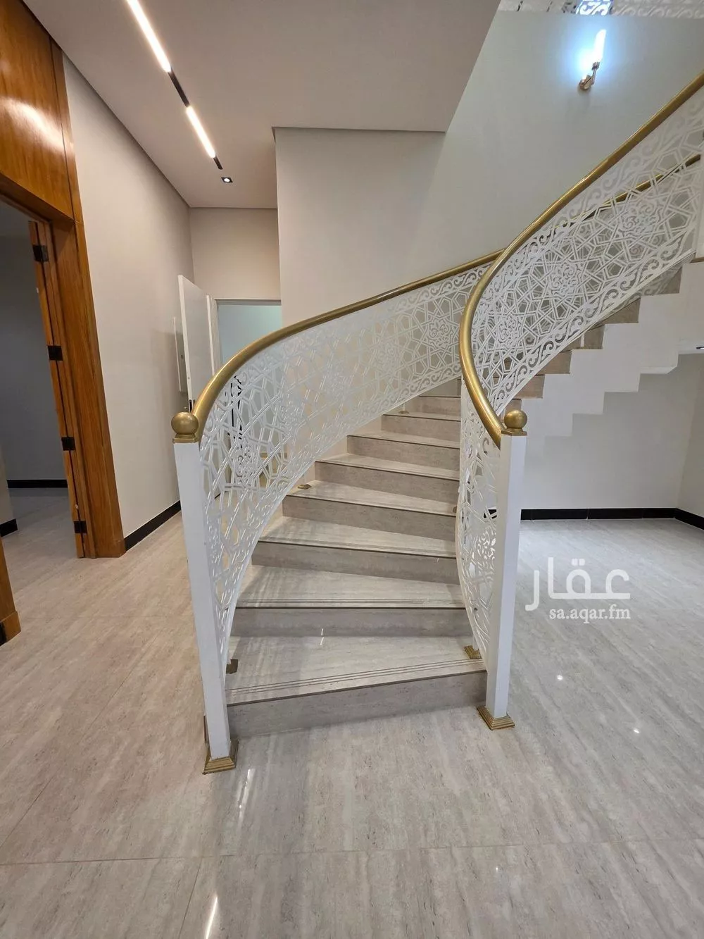 فيلا 6 غرف في الرمال 24