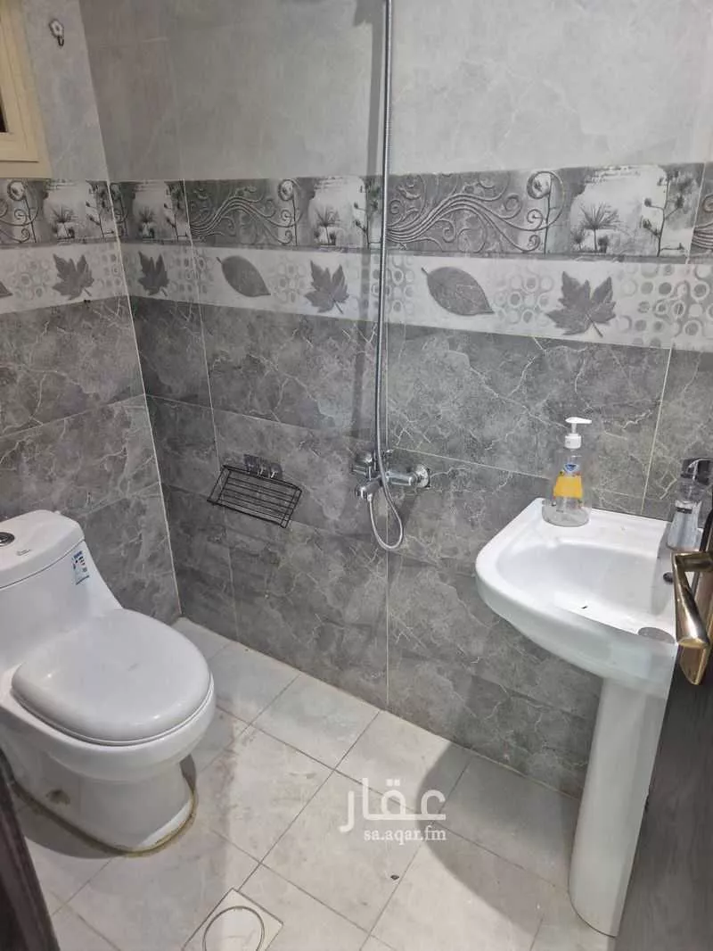 3 bedroom floor in Al Salam 9