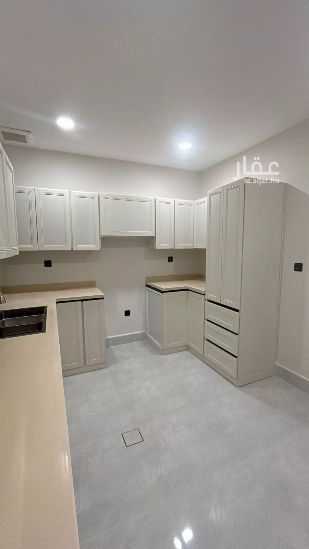 4 bedroom apartment in Al Hamra 5