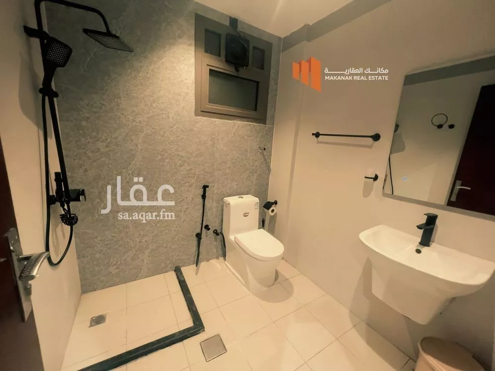 شقة 3 غرف في الحمرا 8