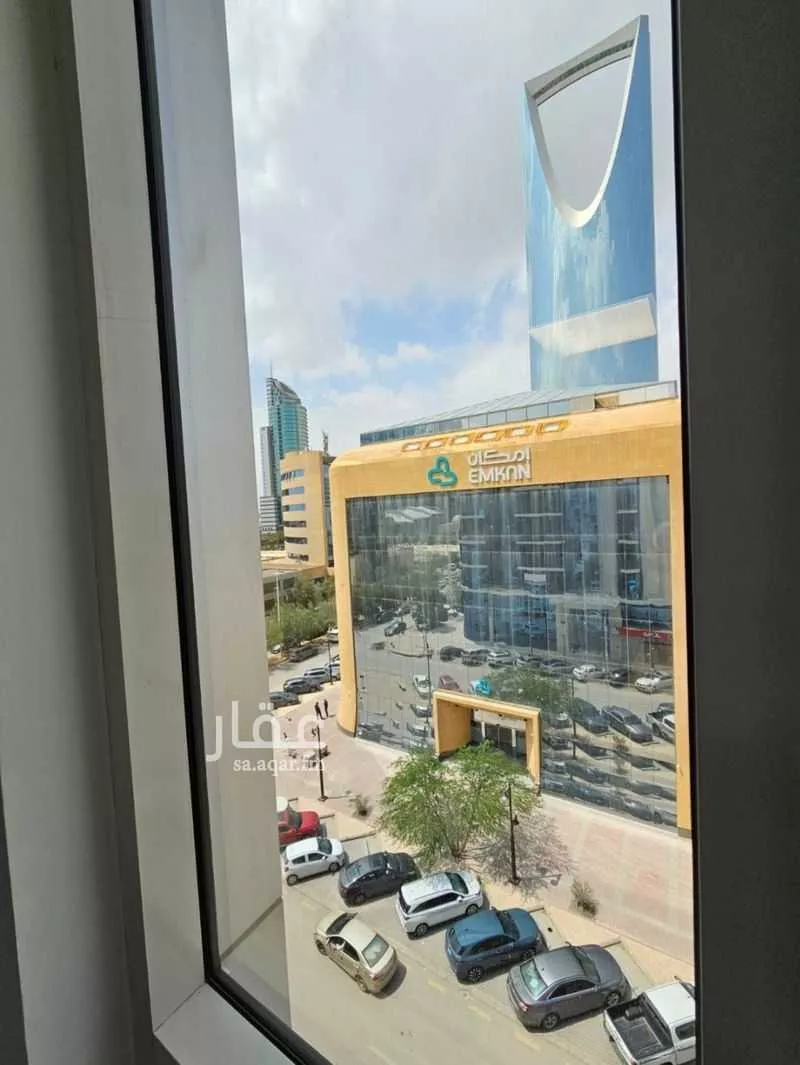 مكتب 400 م² في العليا 11