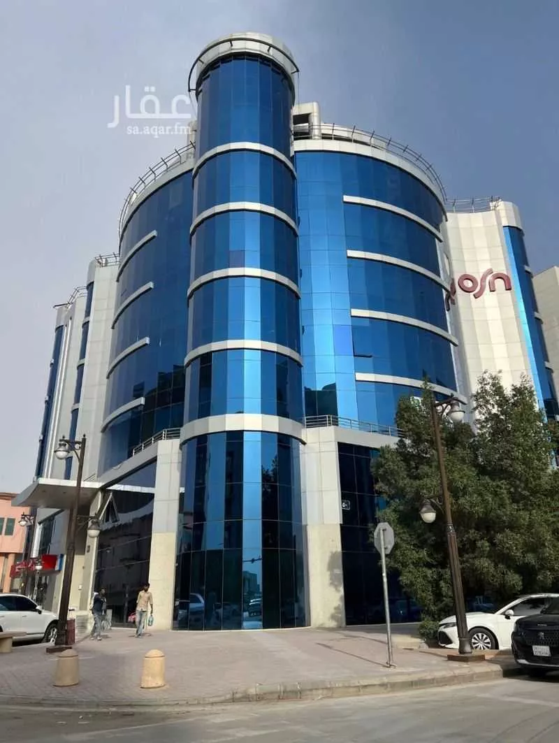 مكتب 400 م² في العليا 12