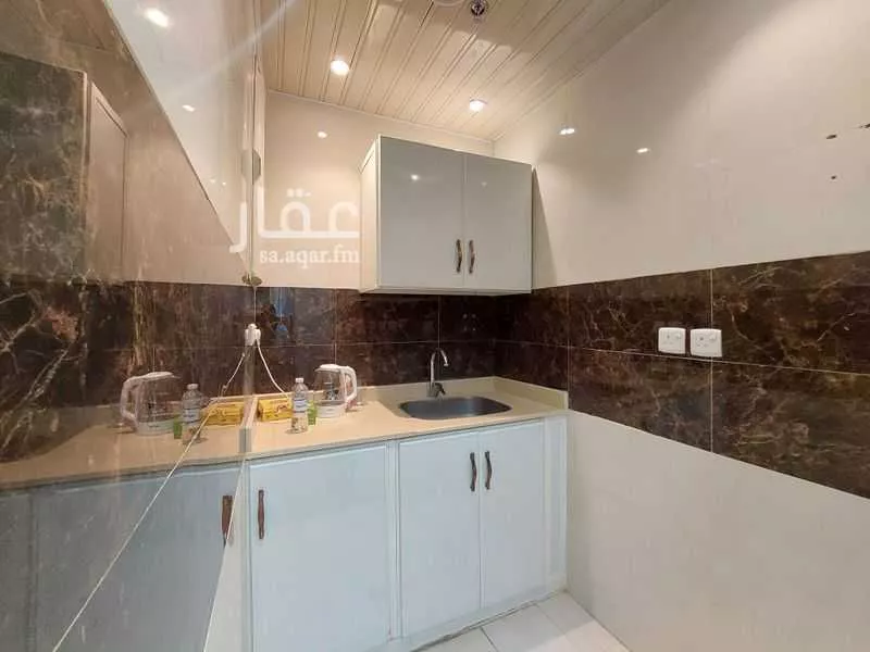 مكتب 400 م² في العليا 15