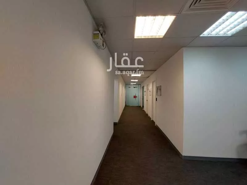 مكتب 400 م² في العليا 16