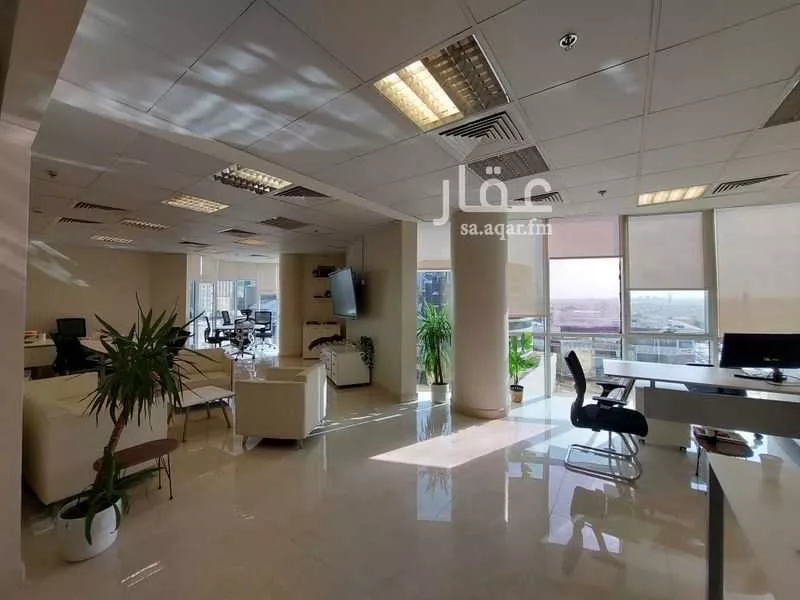 مكتب 400 م² في العليا 4