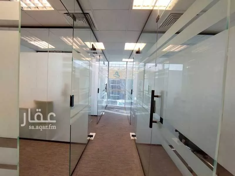 مكتب 400 م² في العليا 5
