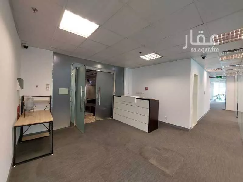 مكتب 400 م² في العليا 6