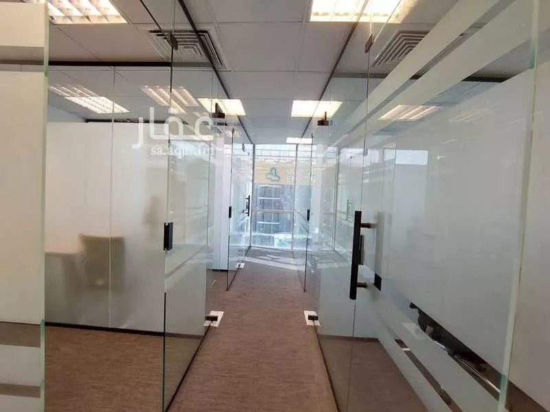 مكتب 400 م² في العليا 7