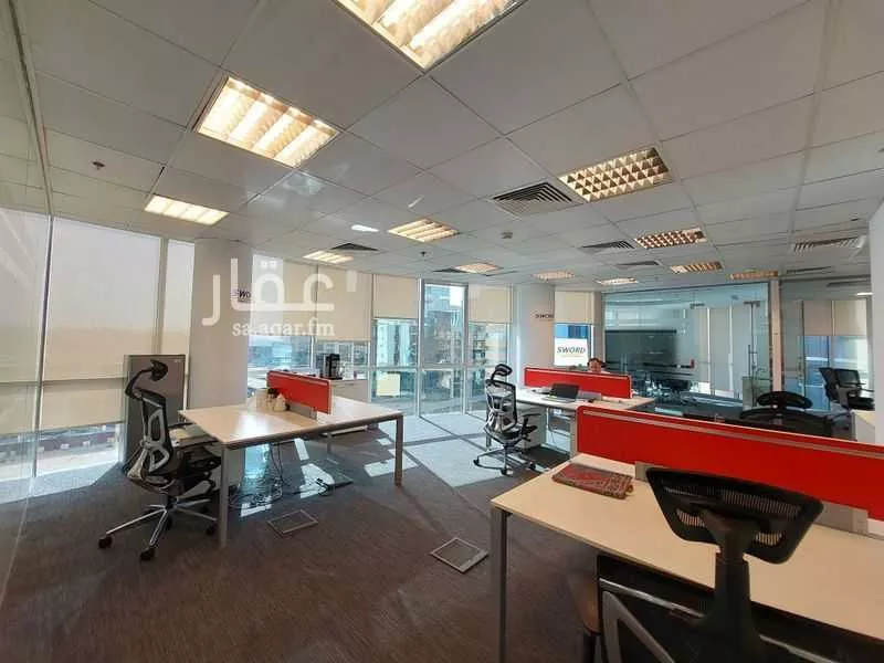 مكتب 400 م² في العليا 9