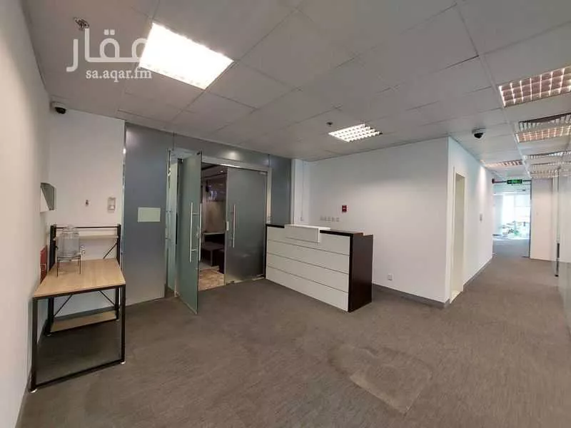 مكتب 400 م² في العليا 10
