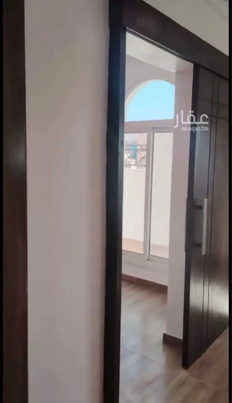 شقة 6 غرف في البحيرات 11