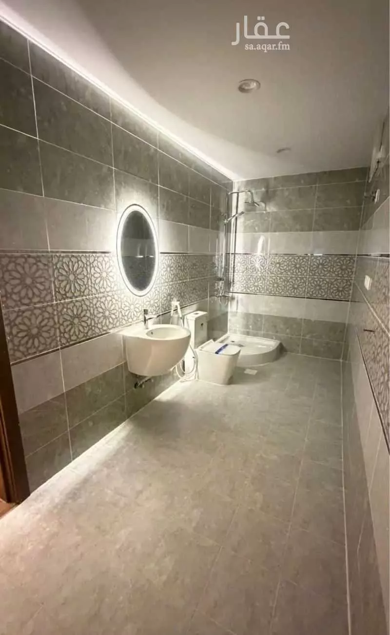 شقة 6 غرف في البحيرات 15