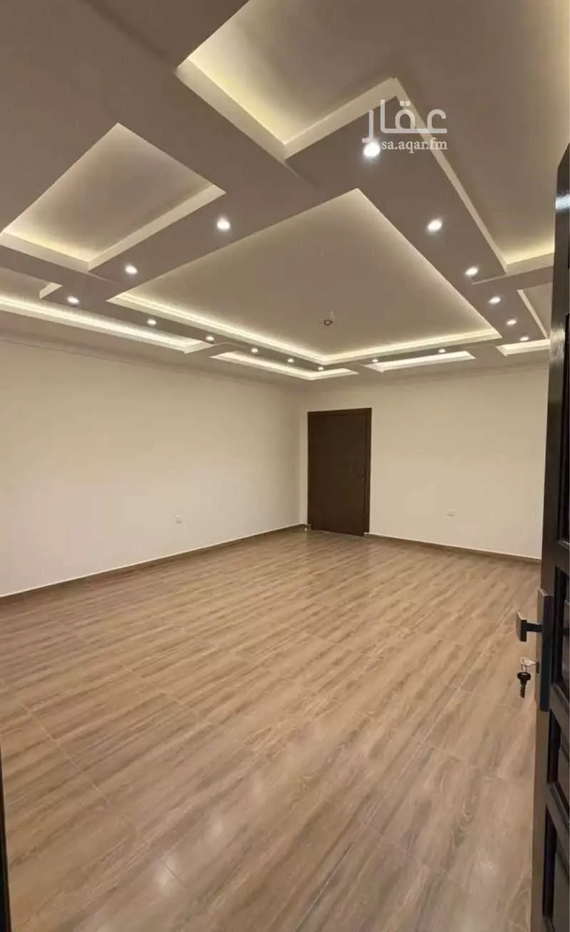 شقة 6 غرف في البحيرات 4