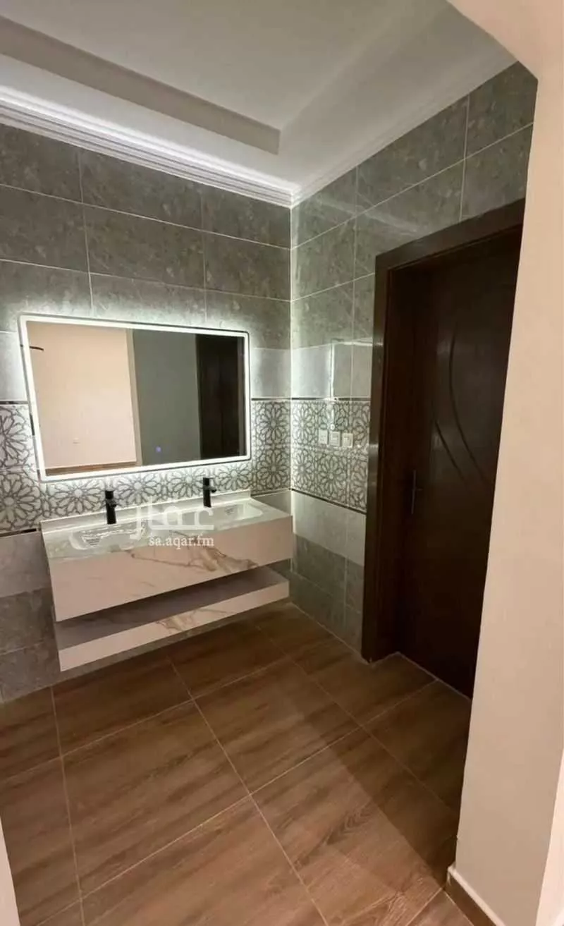 شقة 6 غرف في البحيرات 9