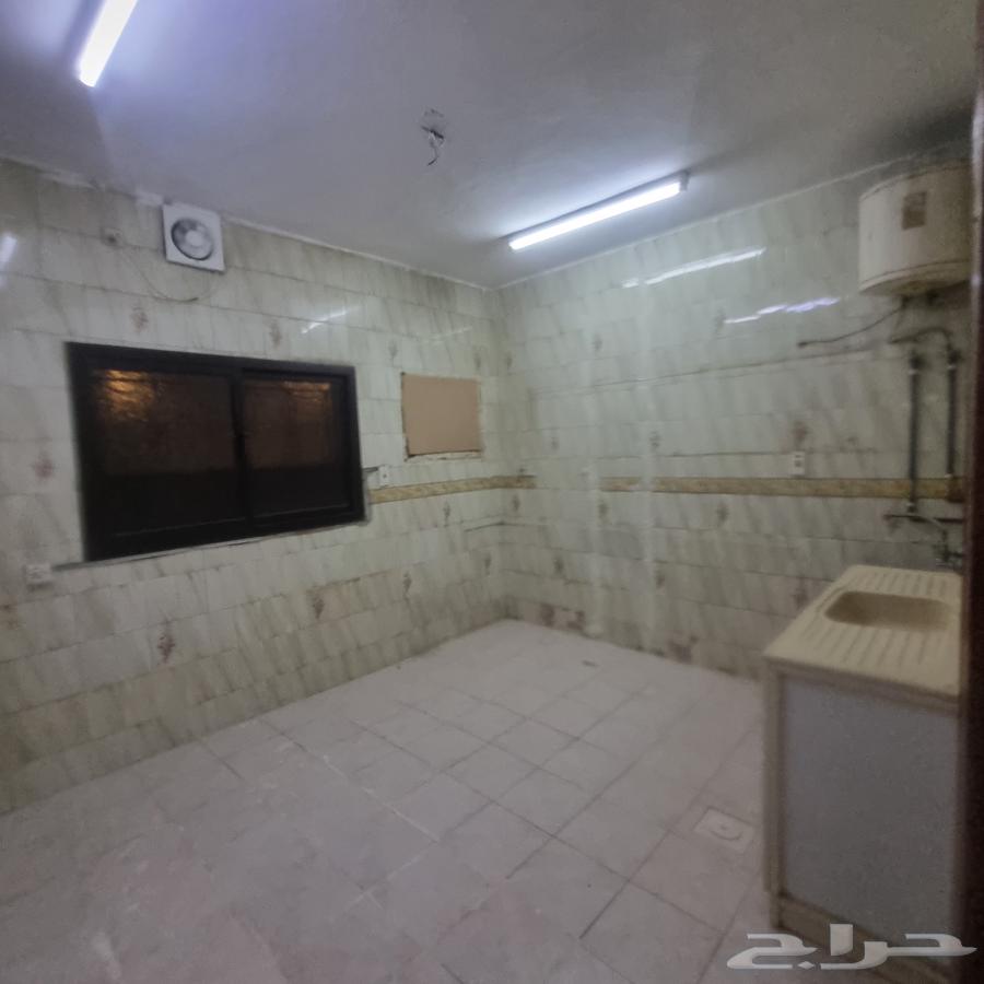 5 bedroom apartment in Uhud 5