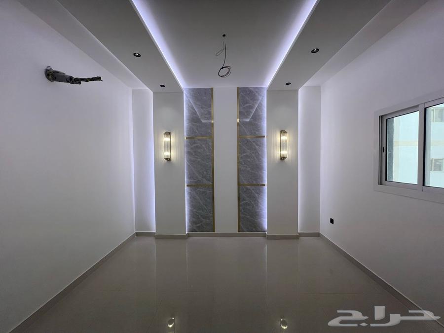 شقة 4 غرف في الملك فهد 8