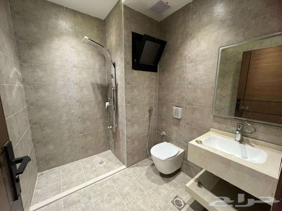 شقة 5 غرف في ولي العهد 9