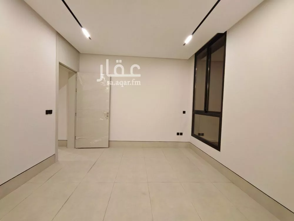 شقة 4 غرف في الرمال 4