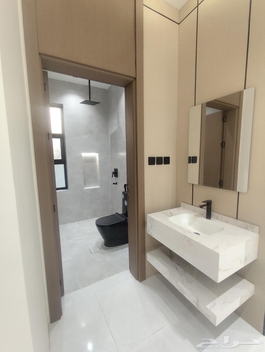 شقة 6 غرف في الشرائع 19