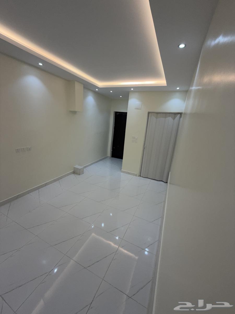 4 bedroom apartment in Al Sinaiyah 6