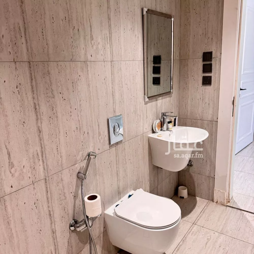 3 bedroom apartment in Al Malqa 8