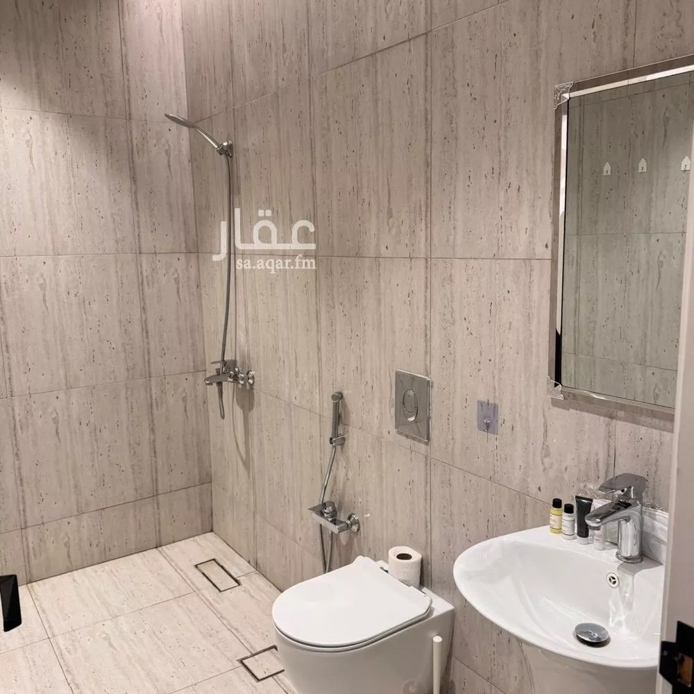 3 bedroom apartment in Al Malqa 9