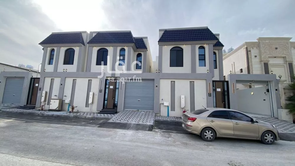 7 bedroom villa in Al Amwaj 2