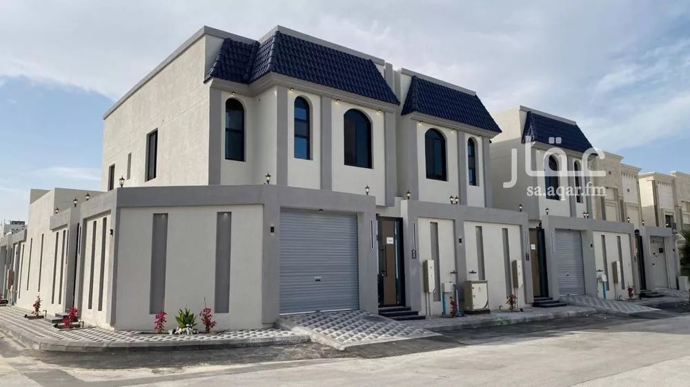 7 bedroom villa in Al Amwaj 11