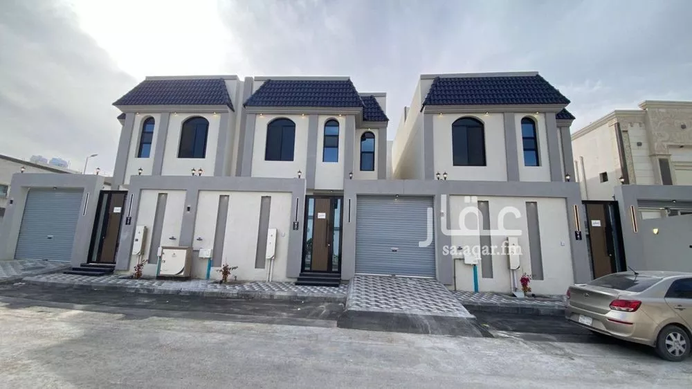 7 bedroom villa in Al Amwaj 3