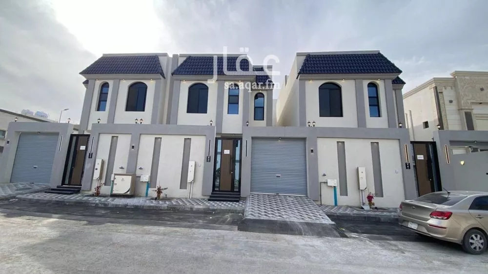 7 bedroom villa in Al Amwaj 7
