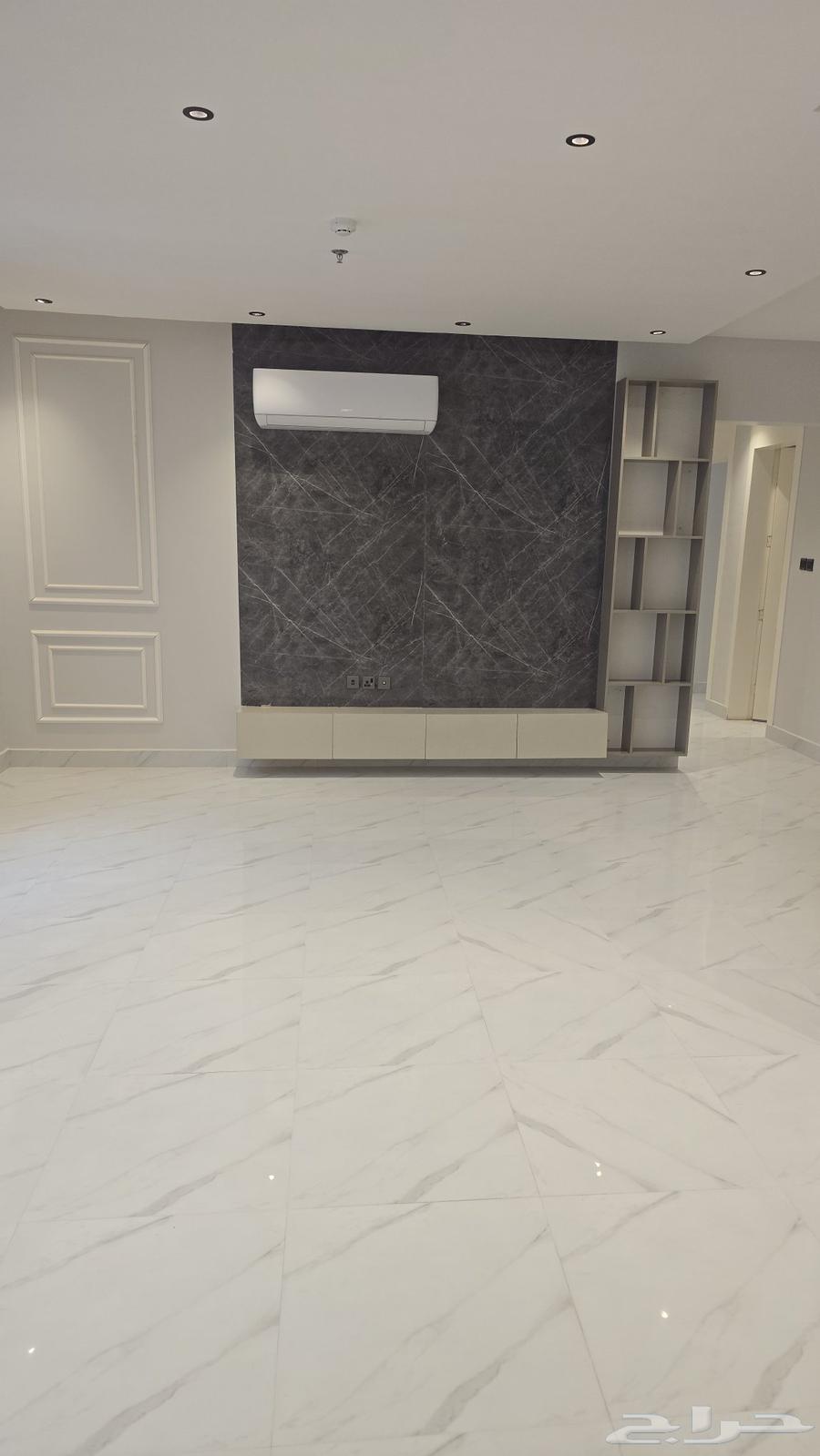 شقة 3 غرف في الرمال 4