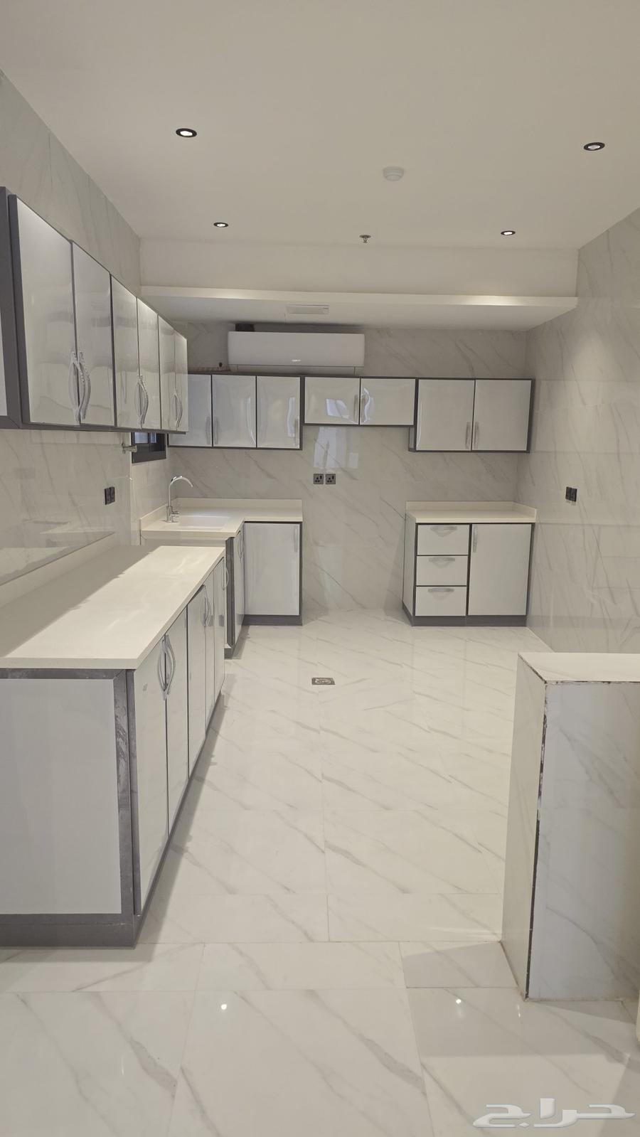 شقة 3 غرف في الرمال 5