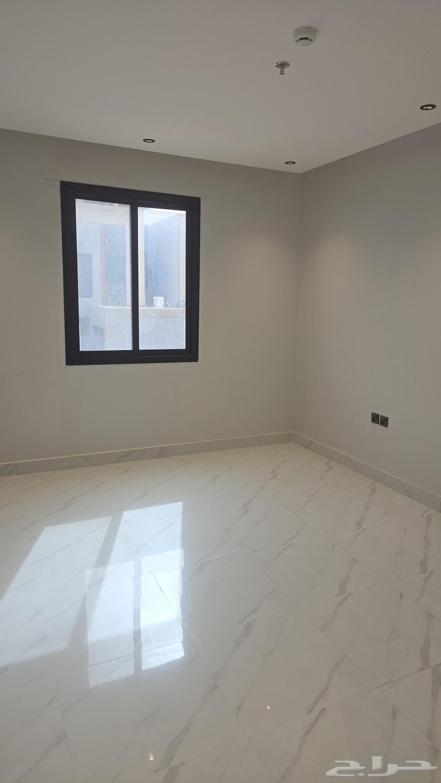شقة 3 غرف في الرمال 8
