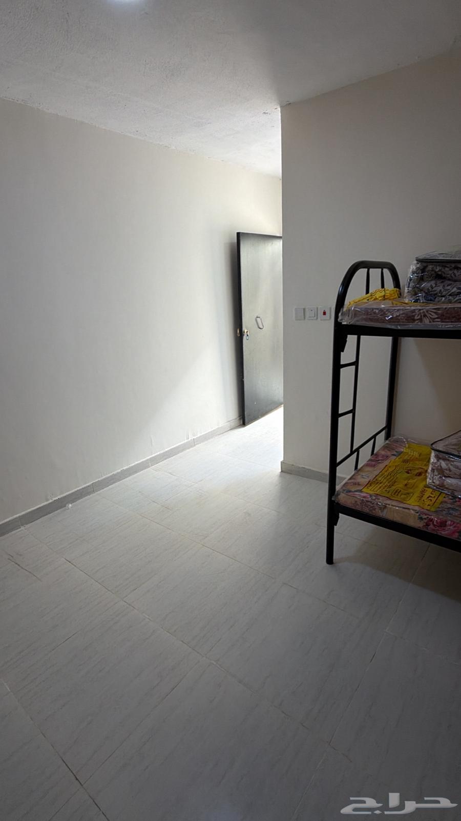 400 bedroom apartment in Al Rimal 4