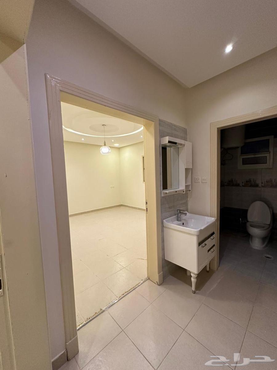 فيلا 3 غرف في العوالي 5