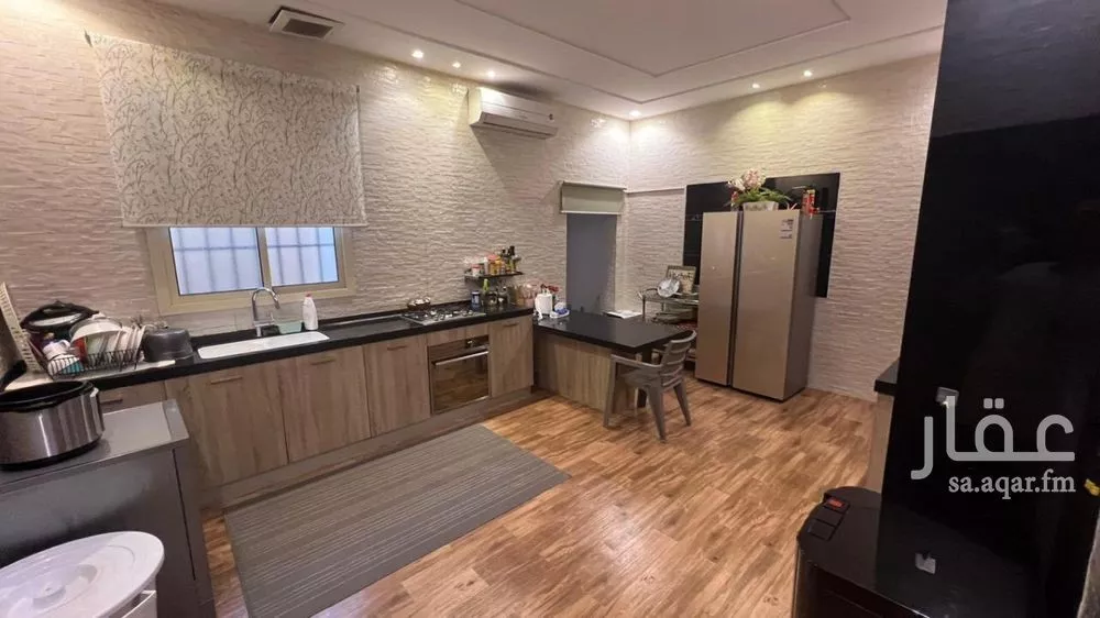 فيلا 10 غرف في العارض 8