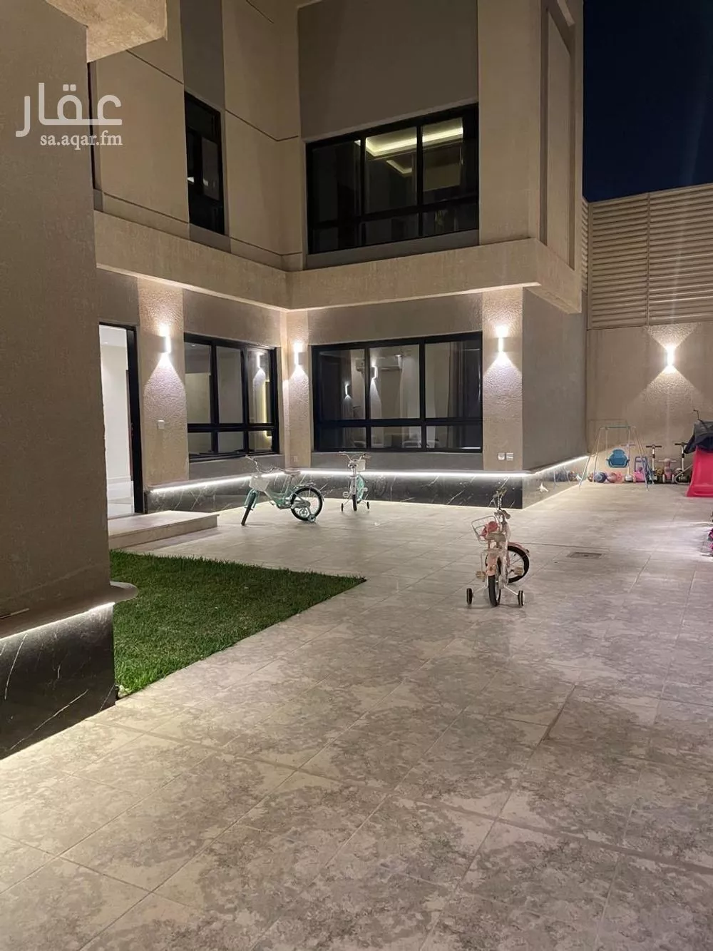 فيلا 5 غرف في الجنادرية 3