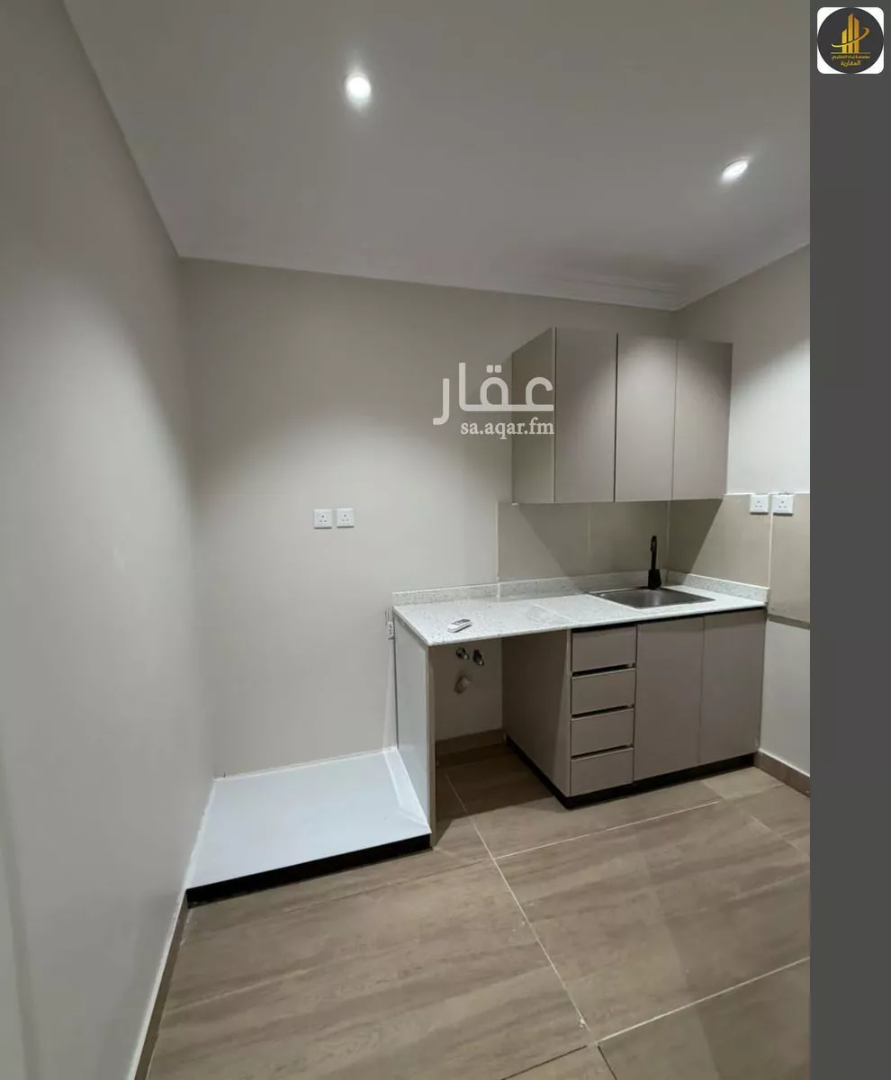 دور 1 غرف في المروج 4