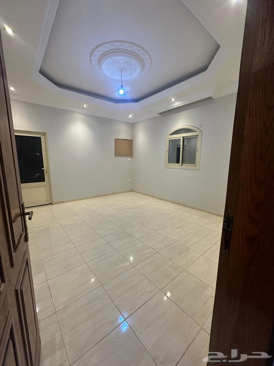 شقة 3 غرف في المنتزة 3