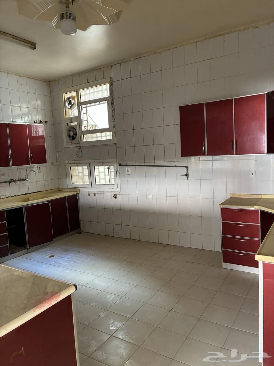 شقة 2 غرف في الربوة 8