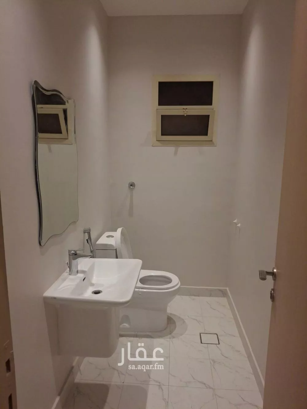 شقة 3 غرف في الملقا 2