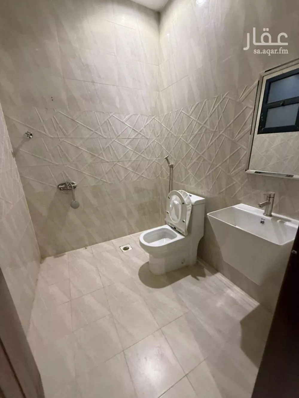 شقة 6 غرف في بدر 15