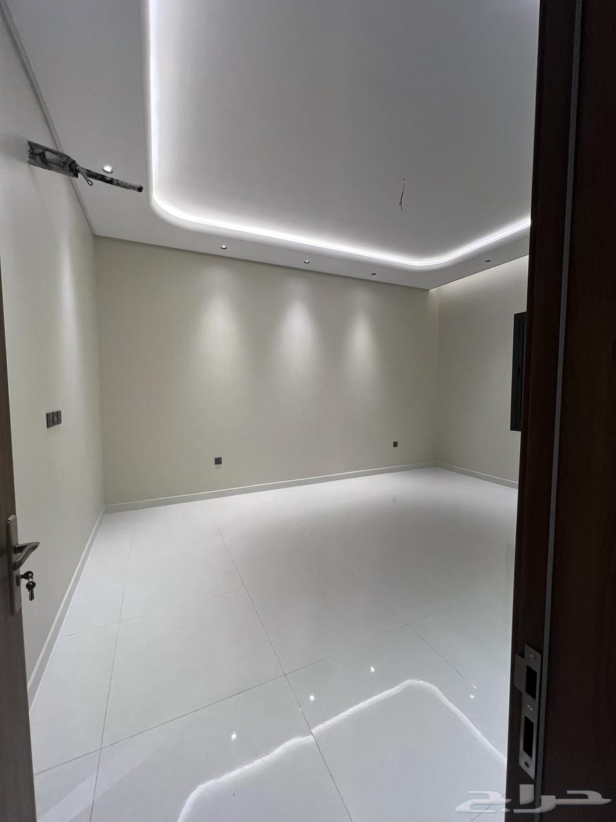 شقة 6 غرف في الصفا 12